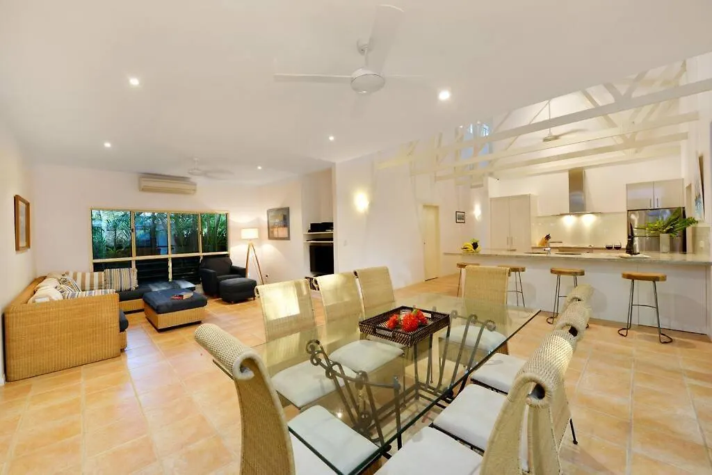 Villa Solina Port Douglas Holiday home